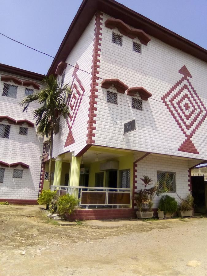 Hotel Kdv Bonaberi Екстер'єр фото