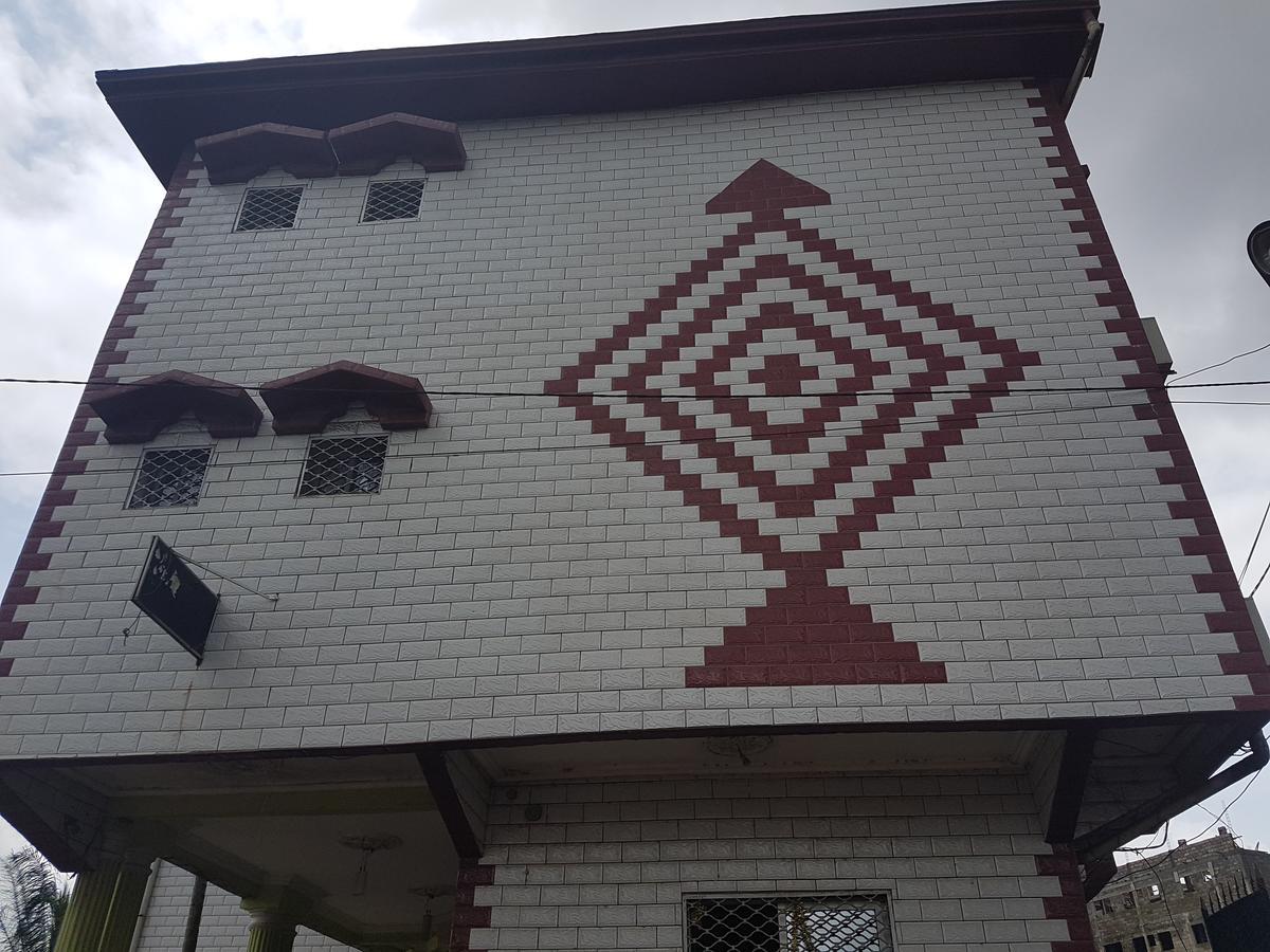 Hotel Kdv Bonaberi Екстер'єр фото