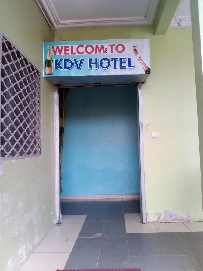 Hotel Kdv Bonaberi Екстер'єр фото