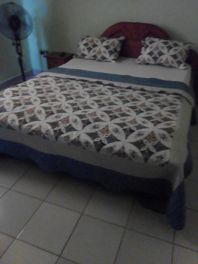 Hotel Kdv Bonaberi Екстер'єр фото