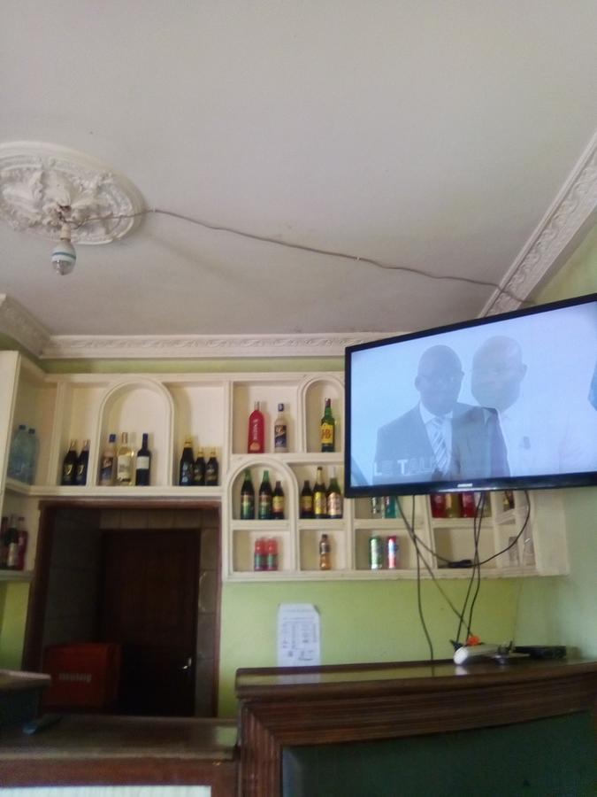 Hotel Kdv Bonaberi Екстер'єр фото
