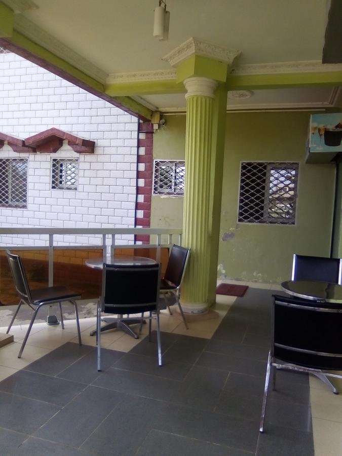 Hotel Kdv Bonaberi Екстер'єр фото
