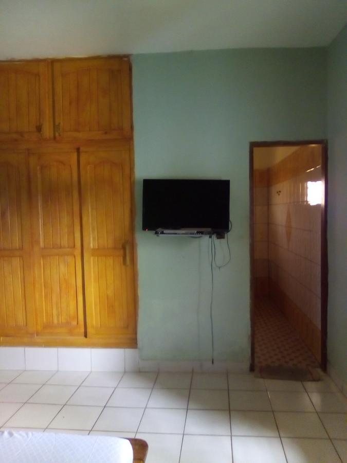 Hotel Kdv Bonaberi Екстер'єр фото