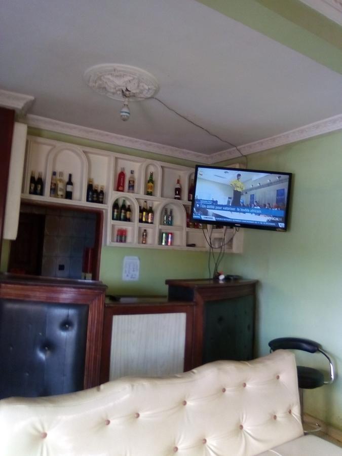 Hotel Kdv Bonaberi Екстер'єр фото